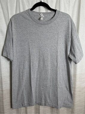 🌵2 for $10
American Apparel Grey T-shirt | L
